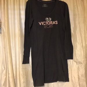 Victoria’s Secret long sleeve night shirt size M